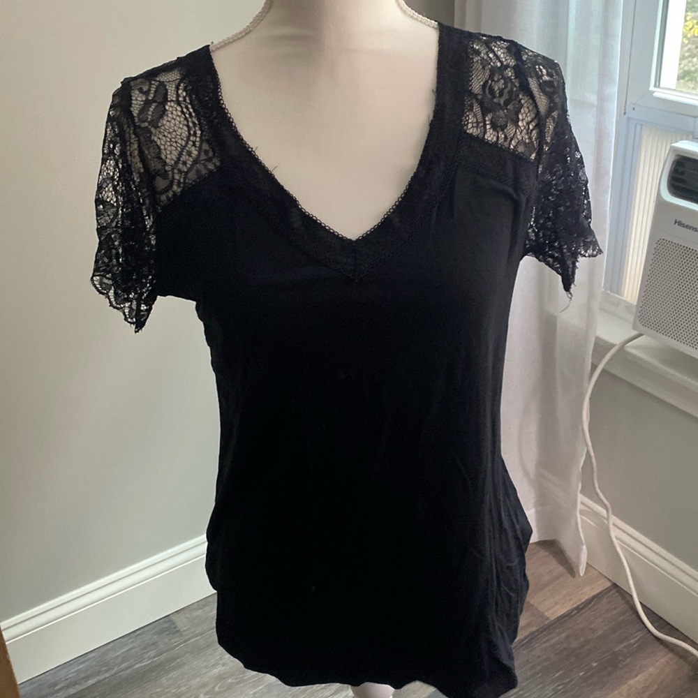 Black t-shirt with lace short sleeves